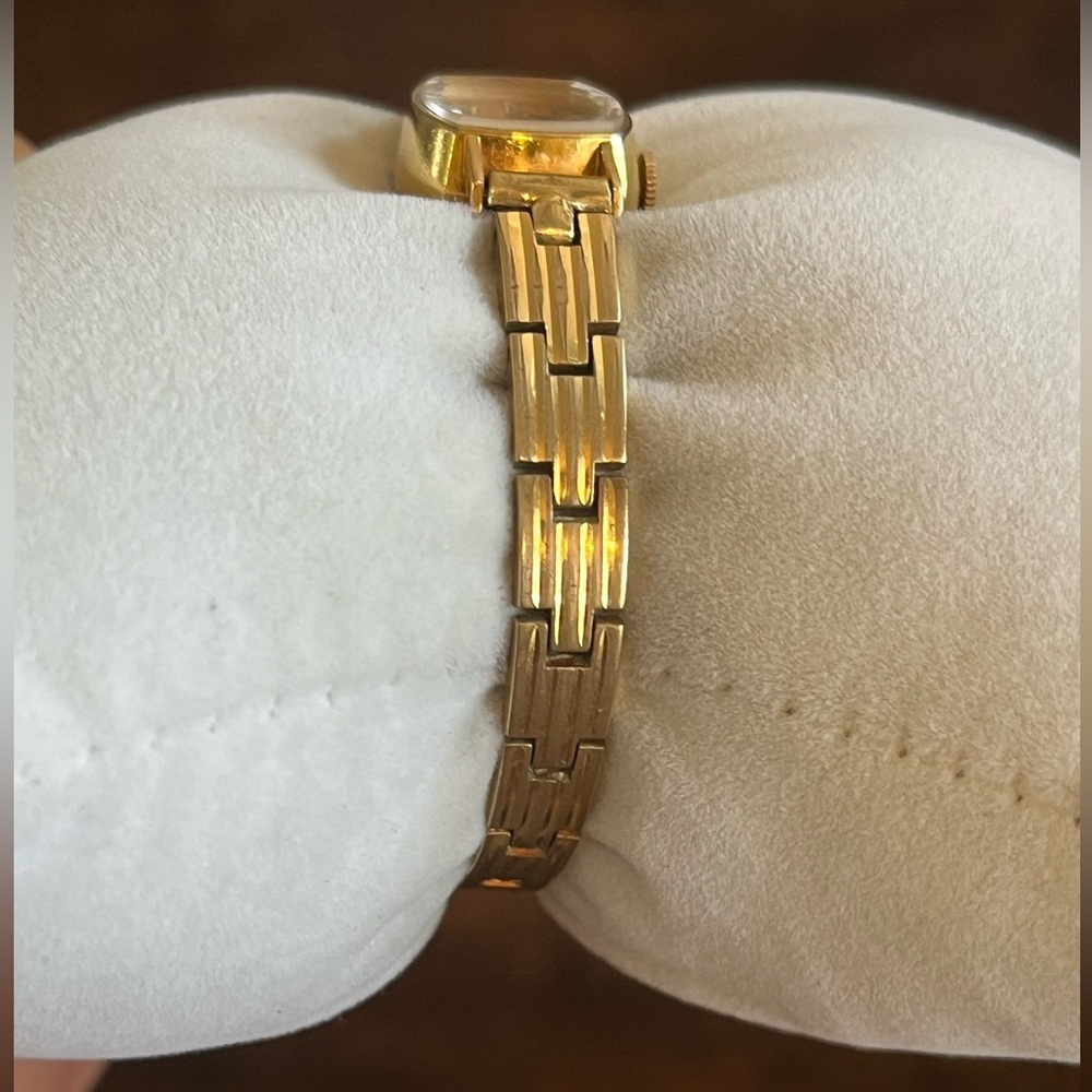 TISSOT SAPHIR mechanical hand winding ladies watch gold plated 20 microns. - Picture 7 of 15